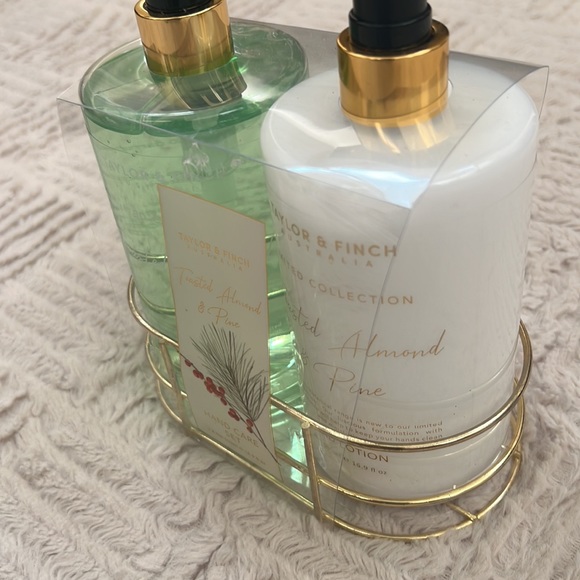 Taylor & Finch Australia Toasted Almond & Pine Ltd collection Hand Care Set -New - Picture 10 of 16
